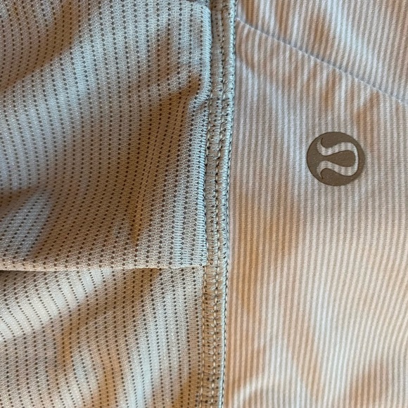 Lululemon gray stripe and white tank top size 6 - Picture 5 of 6